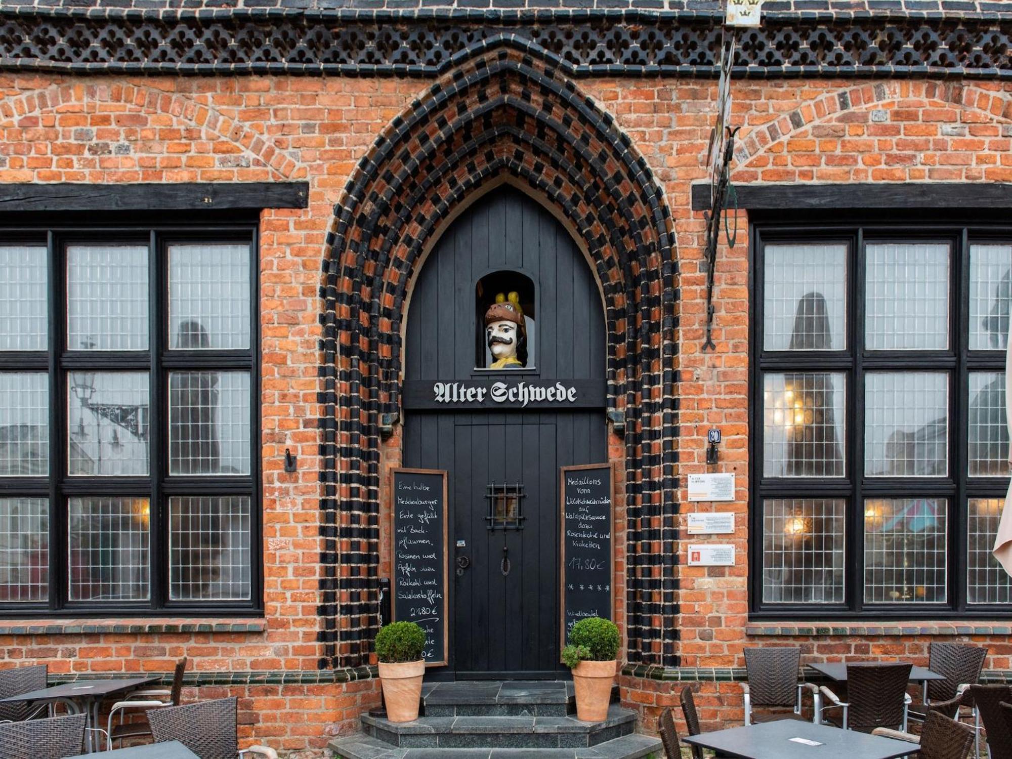 Comfortable Apartment In Wismar Mecklenburg With Fireplace Екстериор снимка