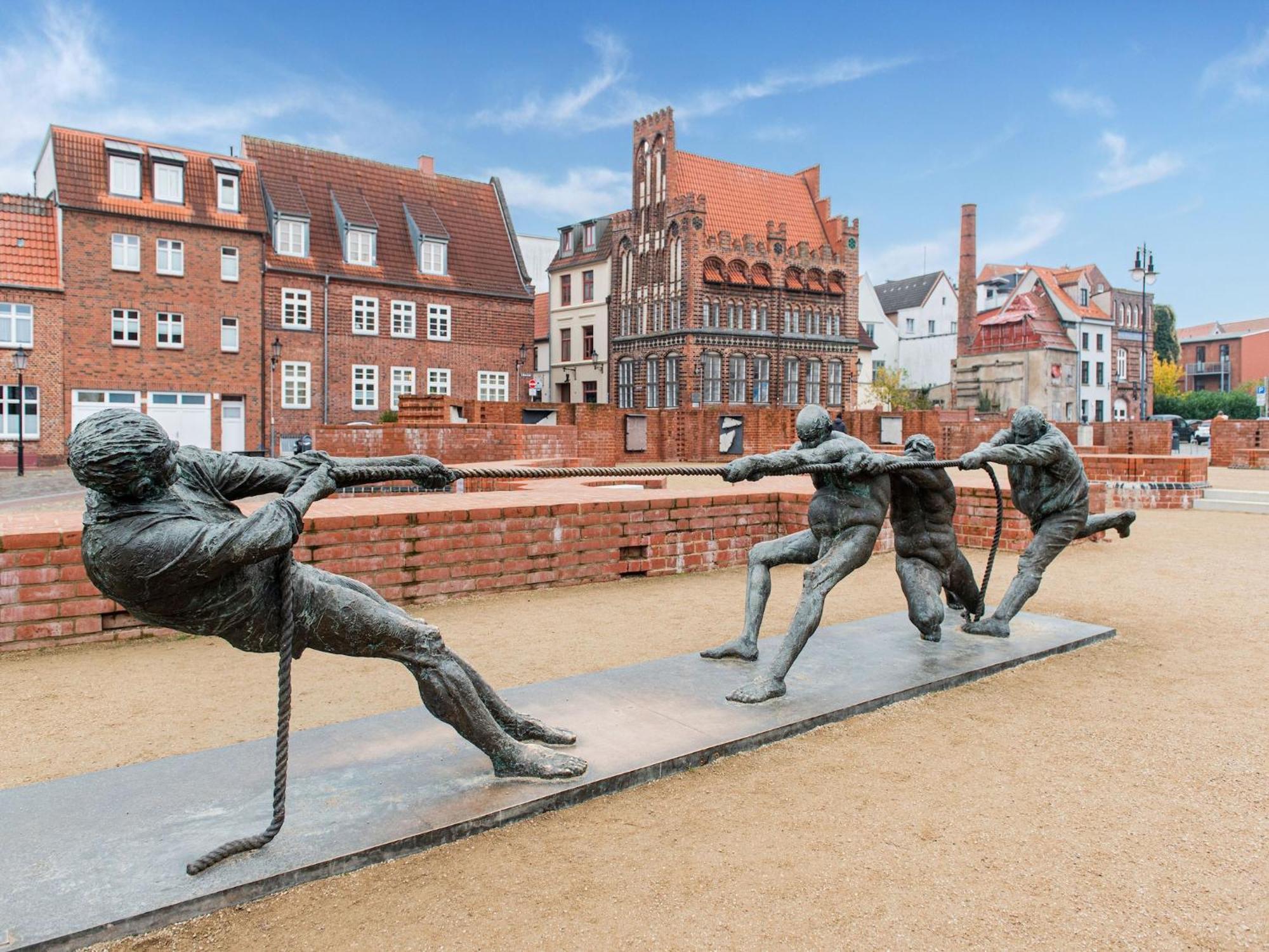 Comfortable Apartment In Wismar Mecklenburg With Fireplace Екстериор снимка